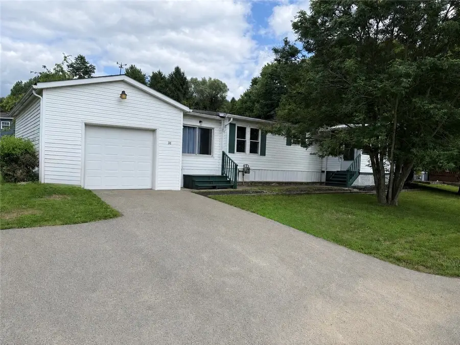 31 Oakview Dr, Beaver Falls, PA 15010 - #2