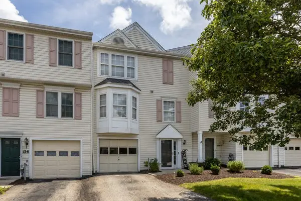 1343 Meadowbrook Dr, Canonsburg, PA 15317