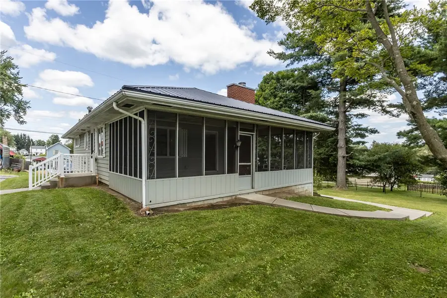 1825 Dixon Way, Beaver Falls, PA 15010 - #3
