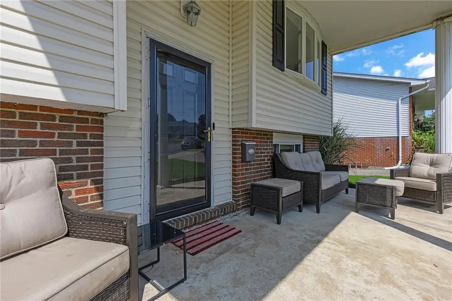 1102 Queens Mill Rd, Aliquippa, PA 15001 - #3