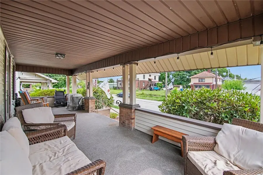 310 Glen Ave, Ellwood City, PA 16117 - #3
