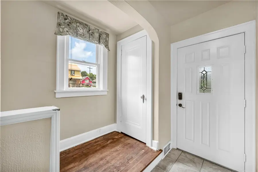 616 Rossmore Ave, Pittsburgh, PA 15226 - #3