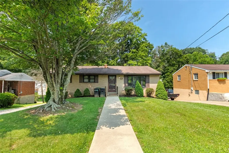 538 Newport Dr, Greensburg, PA 15601 - #2