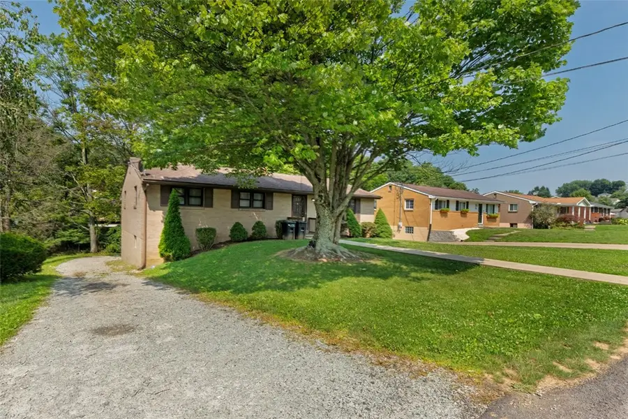 538 Newport Dr, Greensburg, PA 15601 - #3
