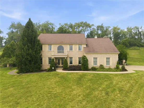8 Crystol Court, Irwin, PA 15642