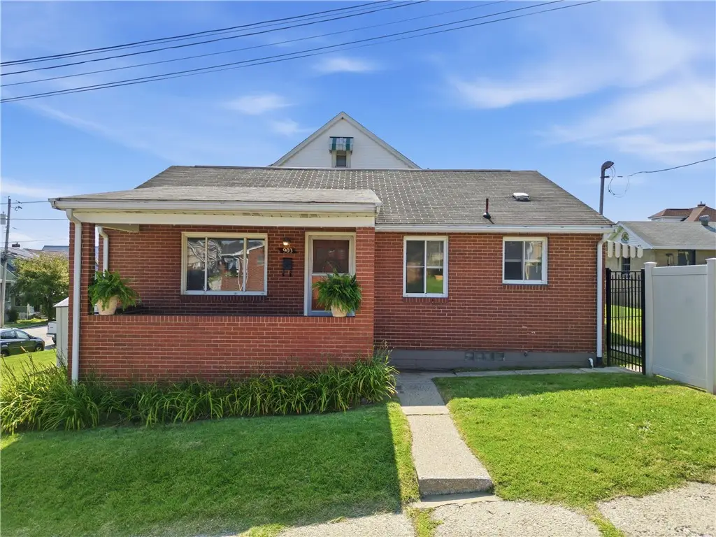 903 Penn St, Brackenridge, PA 15014 - #1