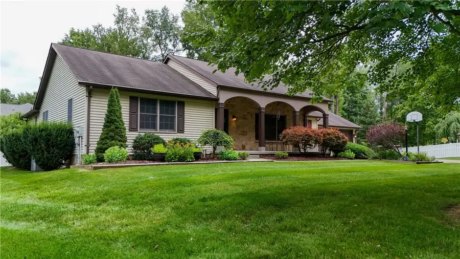 40 Forest Glen Dr, Grove City, PA 16127 - #3