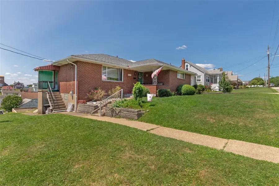 1522 Oak St, Greensburg, PA 15601 - #2