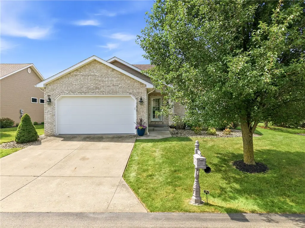 673 Chesapeake Ct, Hermitage, PA 16148 - #1