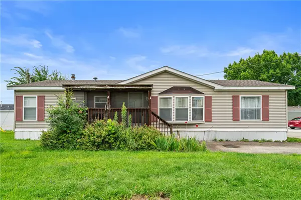 736 Regent Dr, Washington, PA 15301