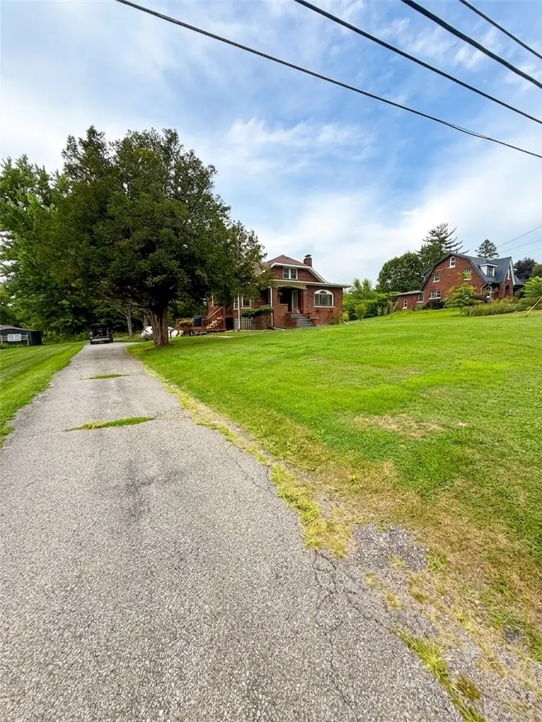3941 New Castle Rd, Pulaski, PA 16143 - #2