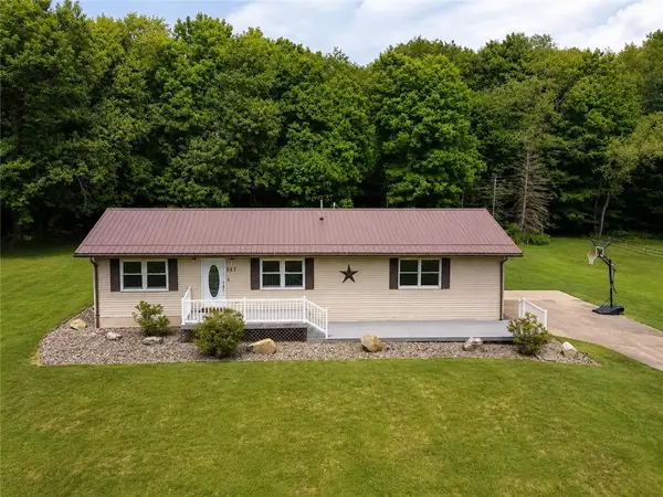 447 Latonka Dr, Mercer, PA 16137
