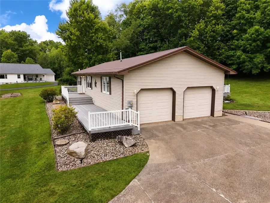 447 Latonka Dr, Mercer, PA 16137 - #2