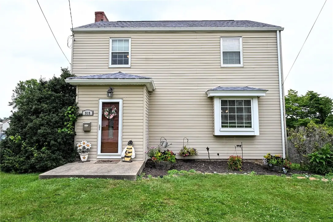 919 Fayette Ave, Belle Vernon, PA 15012 - #1