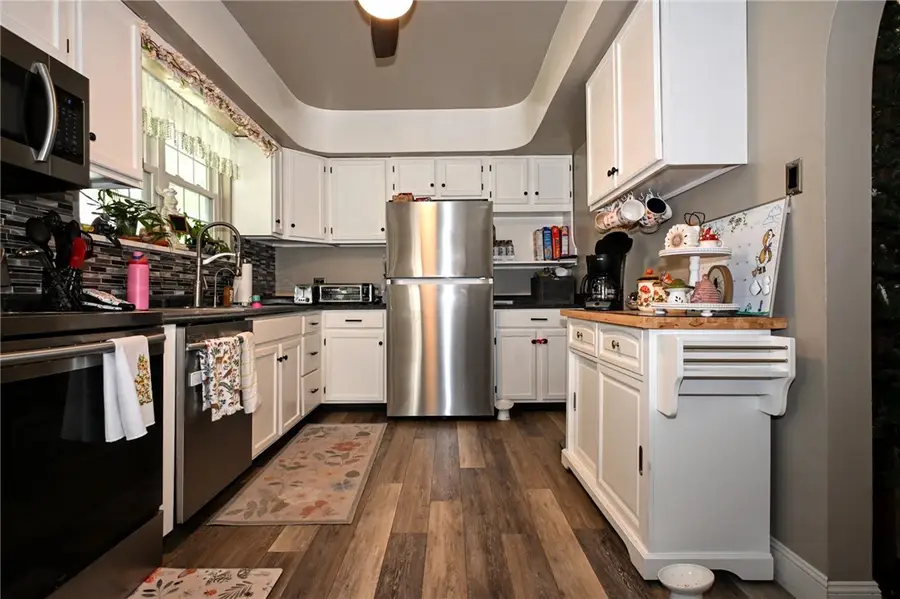 919 Fayette Ave, Belle Vernon, PA 15012 - #3