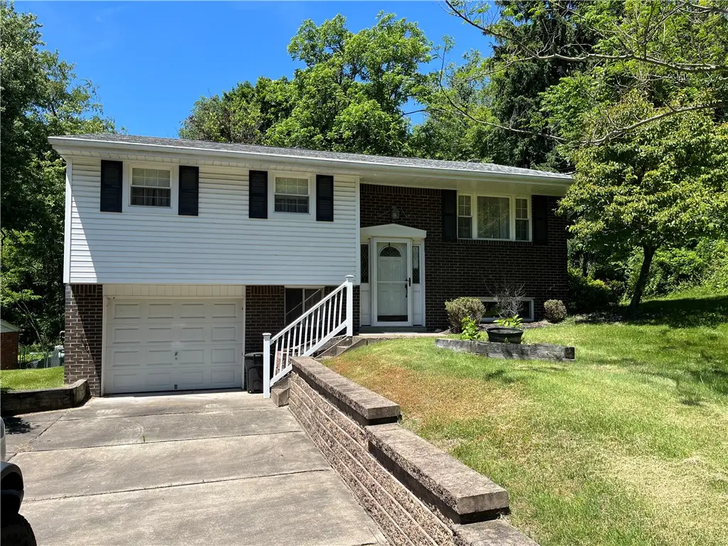 212 Pierce Rd, Elizabeth, PA 15037 - #1