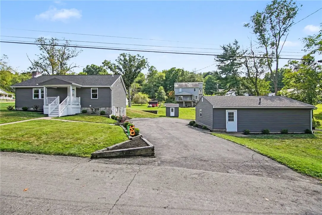 502 Clyde St, Oakdale, PA 15071 - #1