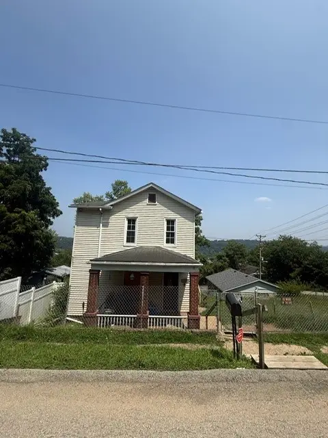 1102 Oakland Ave, Charleroi, PA 15022 - #1