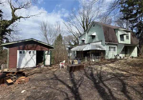 23 Maple Ave #B, Jeannette, PA 15644