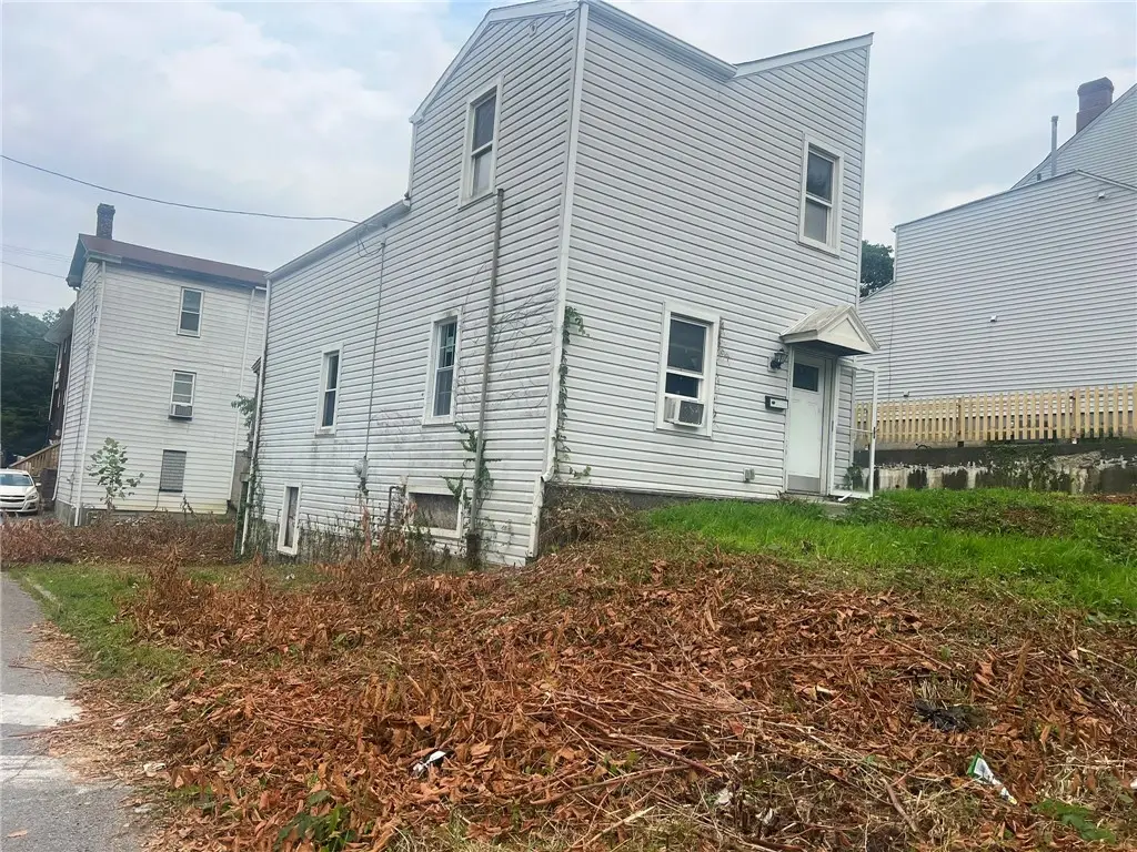 2722 Mcdowell St, Pittsburgh, PA 15212 - #1