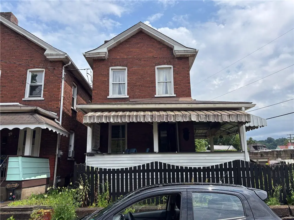 6 Center St, Natrona Heights, PA 15065 - #1