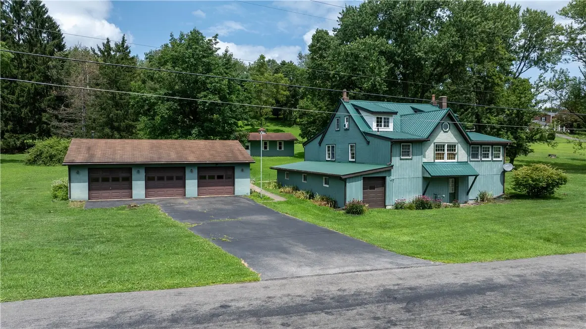 112 Horseshoe Drive, Freeport, PA 16229 - #1