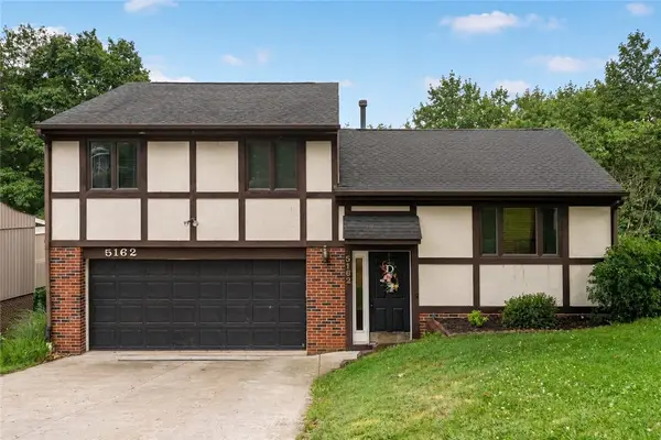 5162 Lantern Hill Dr, Pittsburgh, PA 15236