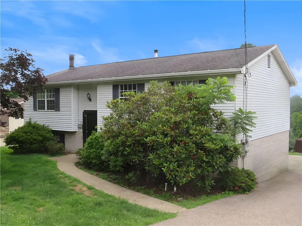 115 Bristol Ln, Irwin, PA 15642 - #1
