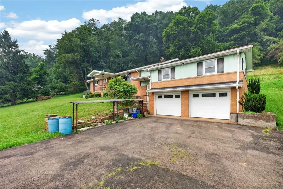 323 Albrights Lake Road, Greensburg, PA 15601 - #2