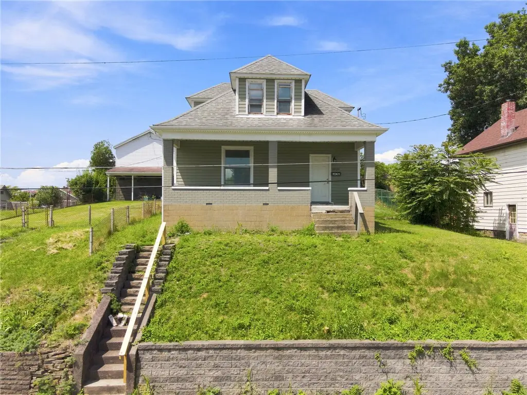 1829 Rebecca St, New Kensington, PA 15068 - #1