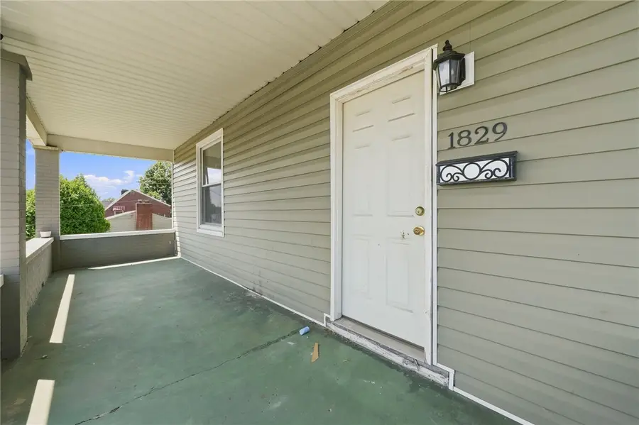 1829 Rebecca St, New Kensington, PA 15068 - #3