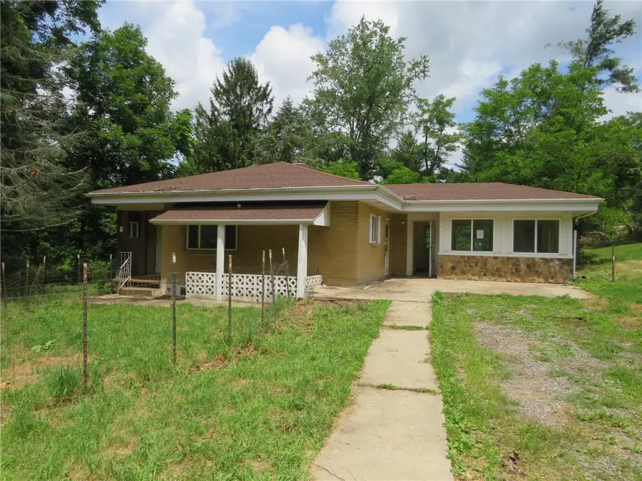 16 Old Pittsburgh Ln, Smock, PA 15480 - #2