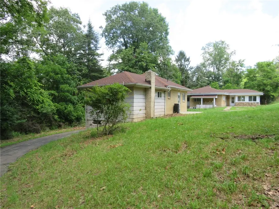 16 Old Pittsburgh Ln, Smock, PA 15480 - #3