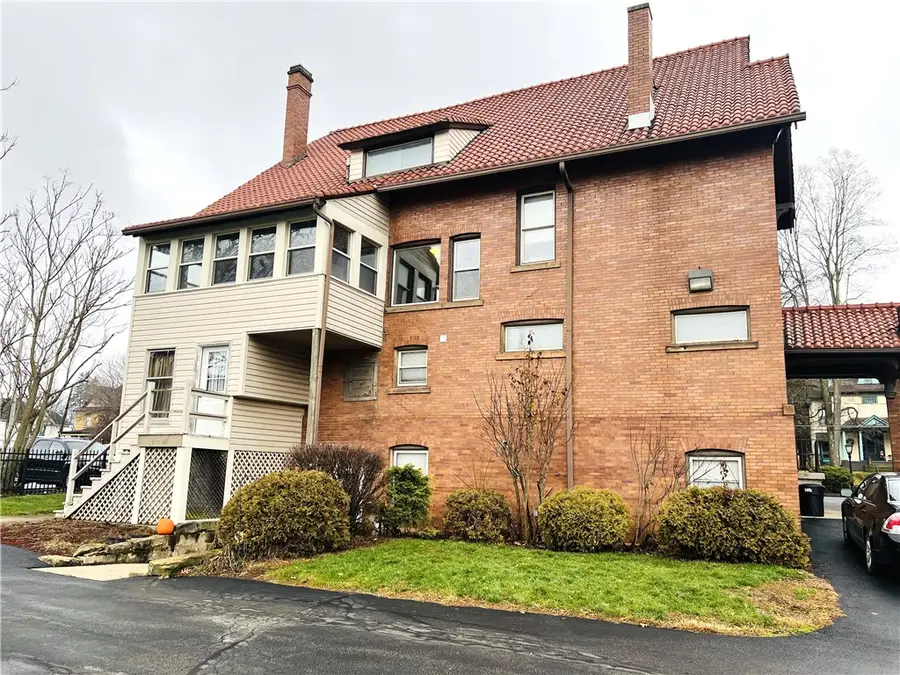 314 E Lincoln Ave, New Castle, PA 16105 - #3