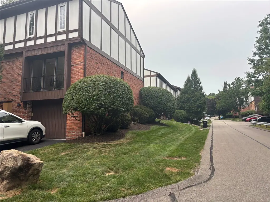 227 Queensberry Ct, Pittsburgh, PA 15237 - #1