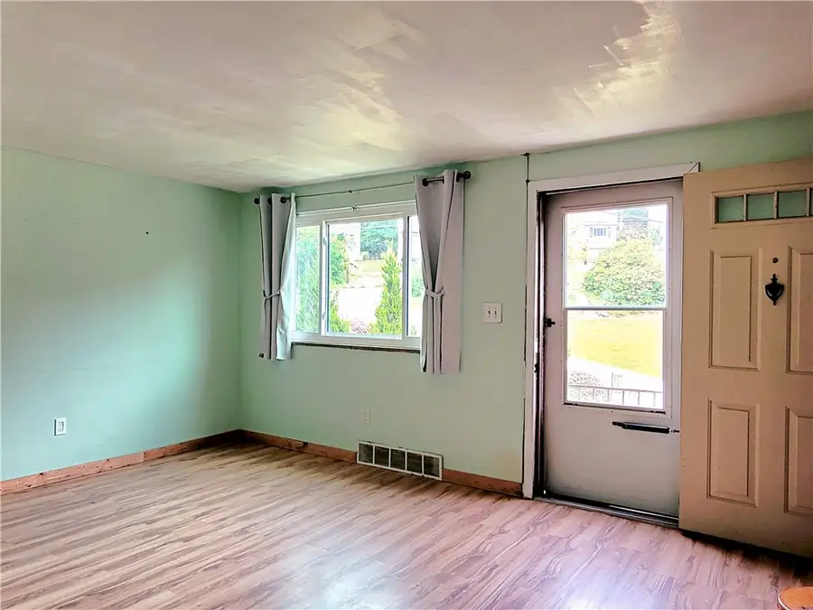 5 Marie Avenue, Pittsburgh, PA 15223 - #3
