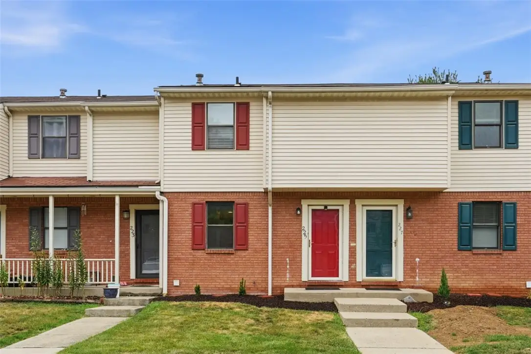 225 Woodhaven Dr, Seven Fields, PA 16046 - #1