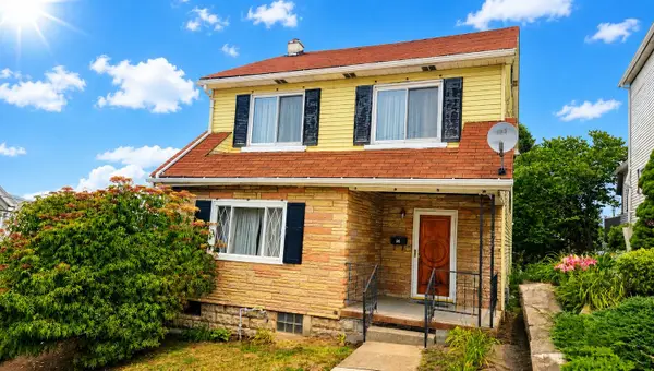 124 Holmes Street, Vandergrift, PA 15690
