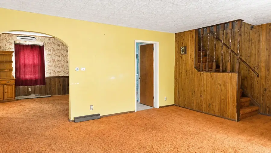 124 Holmes Street, Vandergrift, PA 15690 - #2