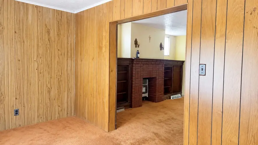 124 Holmes Street, Vandergrift, PA 15690 - #3