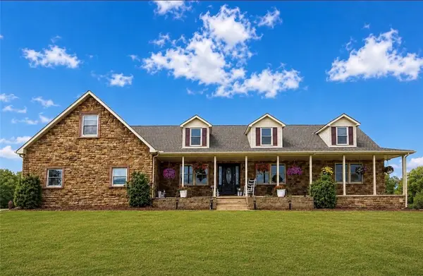 31 Sutton Ln, Washington, PA 15301