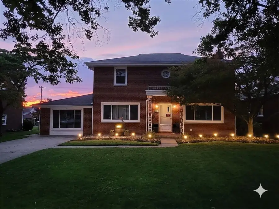1003 Edgewood Rd, New Kensington, PA 15068 - #2