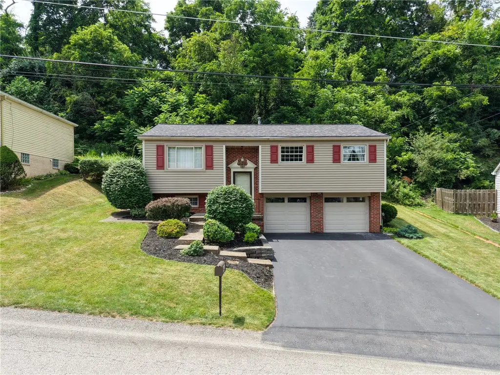 642 Pikeview Dr, Pittsburgh, PA 15239 - #1