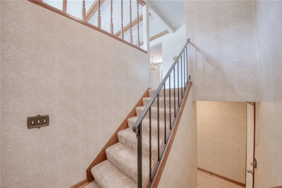 642 Pikeview Dr, Pittsburgh, PA 15239 - #3