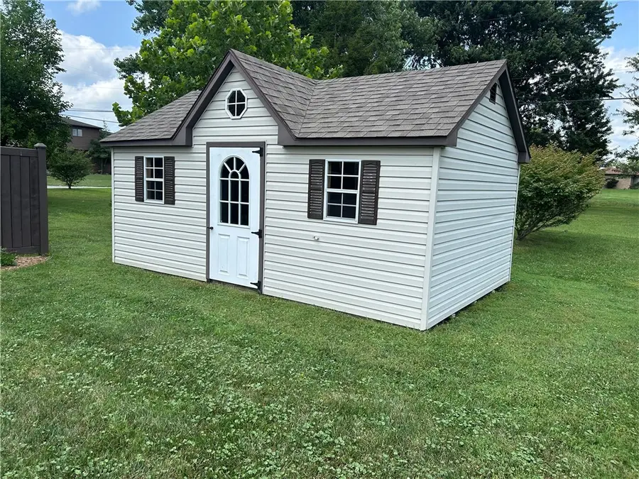 729 Skylark Dr, Connellsville, PA 15425 - #3