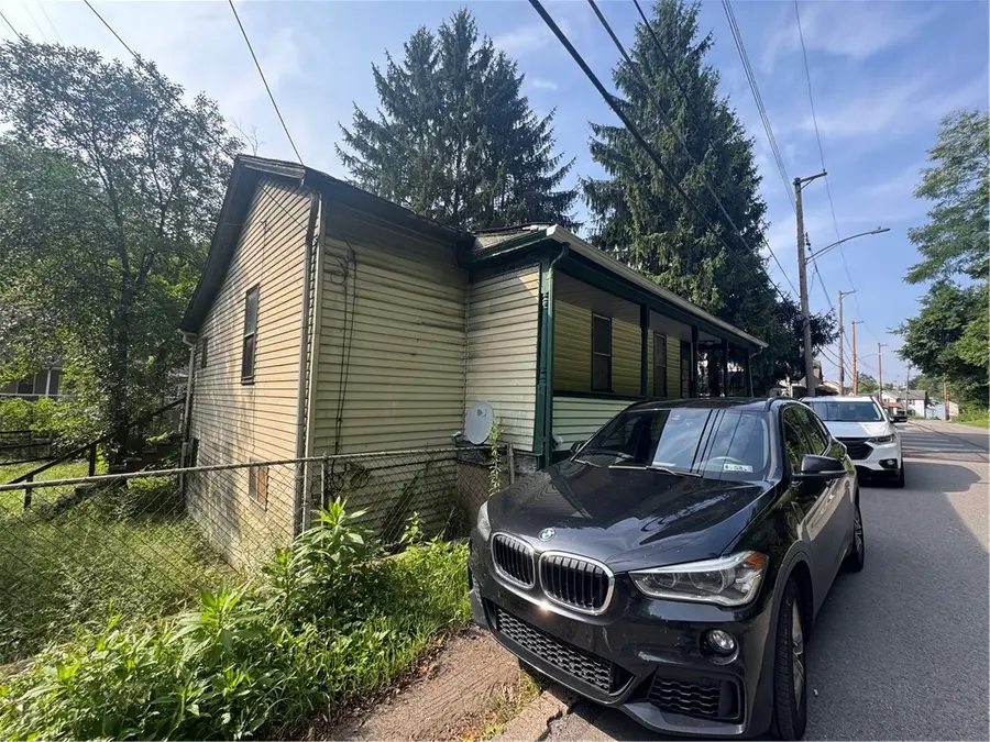 1004 Ravine St, Homestead, PA 15120 - #2