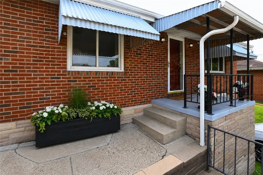 417 Hillman St, Monongahela, PA 15063 - #3
