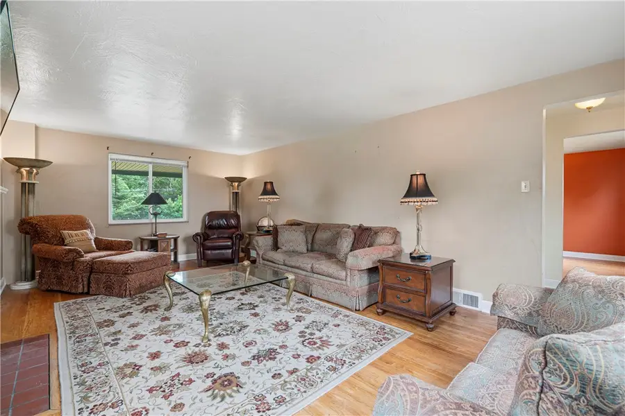 213 Caryl Dr, Pittsburgh, PA 15236 - #3