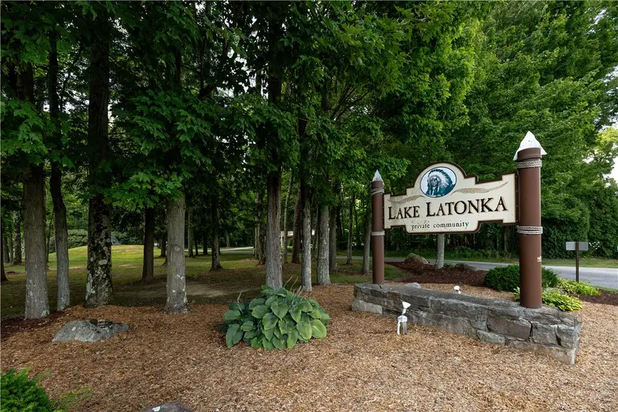 123 Sequoia Dr, Mercer, PA 16137 - #2