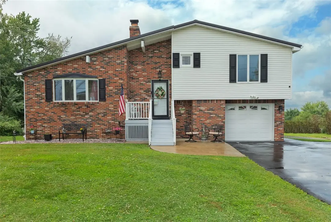 1207 Lewis Ave., Jeannette, PA 15644 - #1